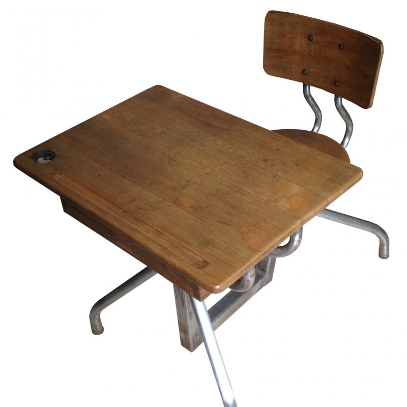 Pupitre écolier année 50, entièrement rénové. Métal et bois L'assise et le bureau sont réglables en hauteur 180 euros